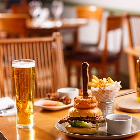 Ibis Budget London Heathrow Central Cranford Εξωτερικό φωτογραφία