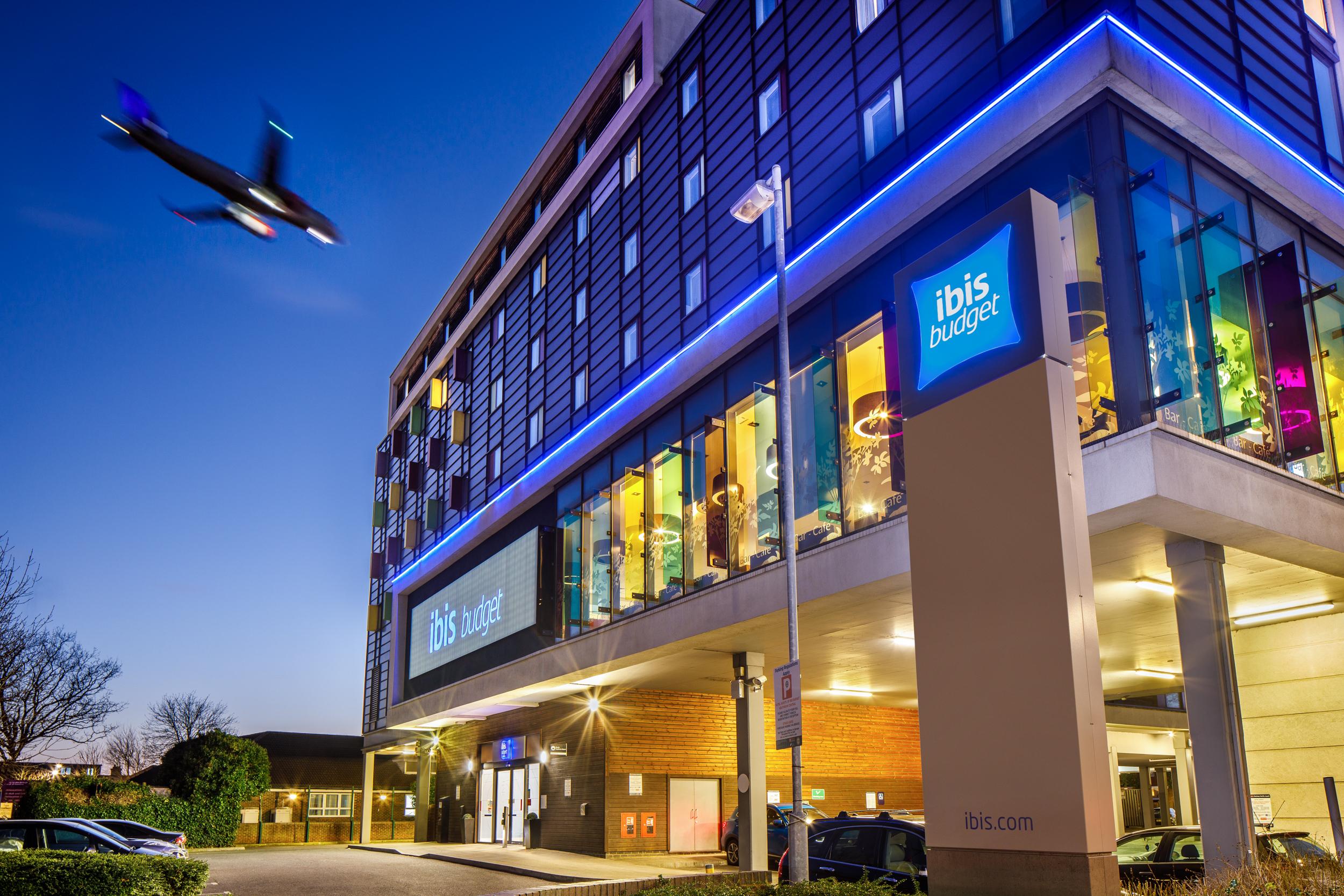 Ibis Budget London Heathrow Central Cranford Εξωτερικό φωτογραφία